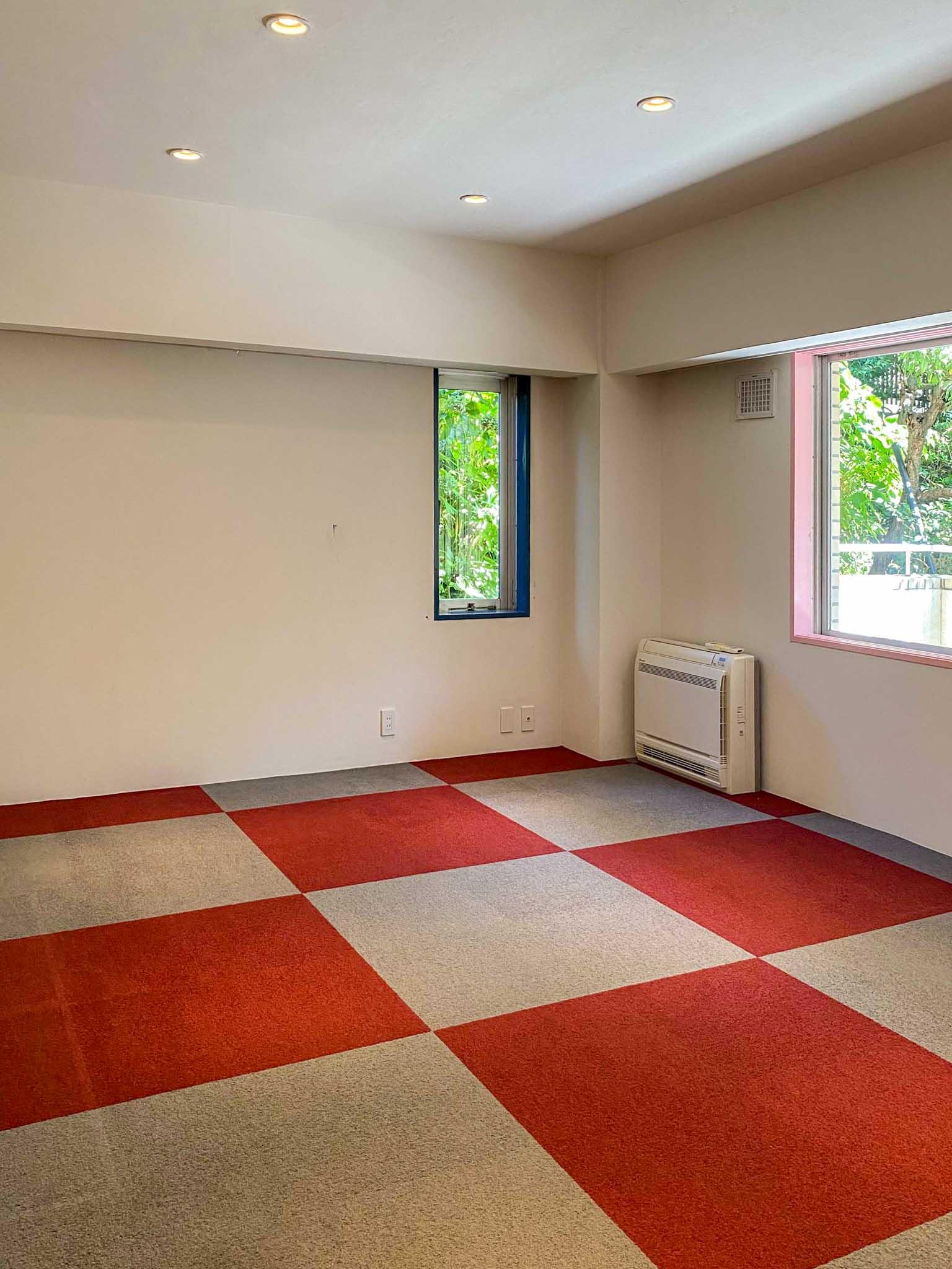 新宿区中落合の賃貸物件/room1。洋室の床はカーペット敷き