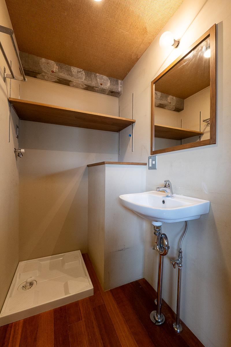 練馬区下石神井の賃貸物件/洗面と洗濯機置き場