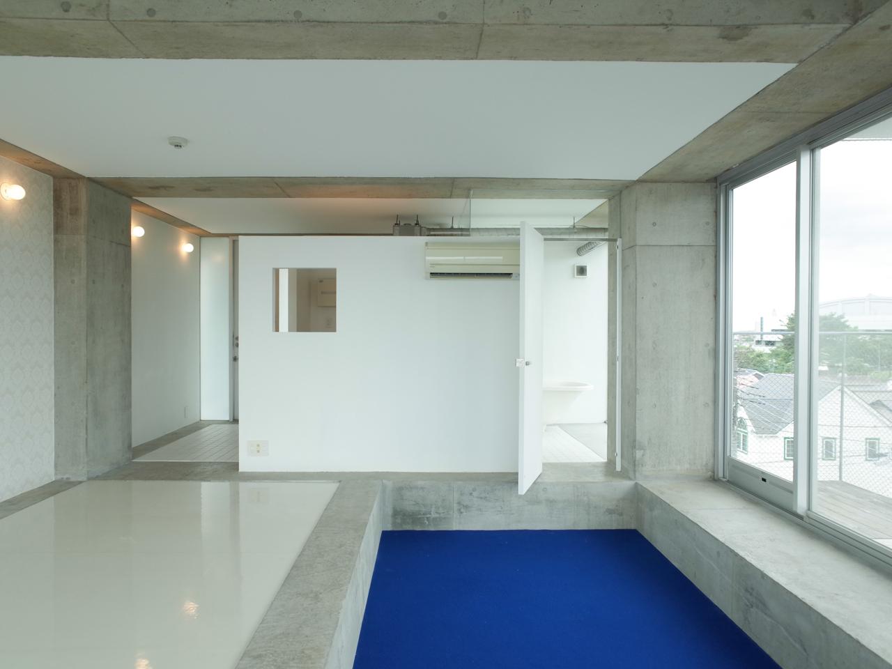 座間市相武台の賃貸物件/白い壁・天井が空間をより広く感じさせてくれます