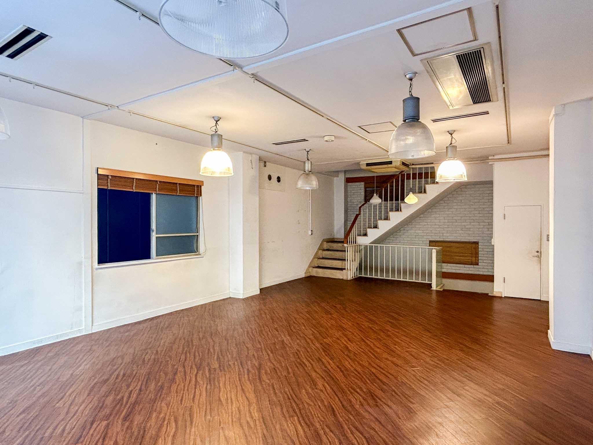 中央区日本橋小舟町の賃貸物件/天井高はどのフロアも2.8mほどと、高さは十分