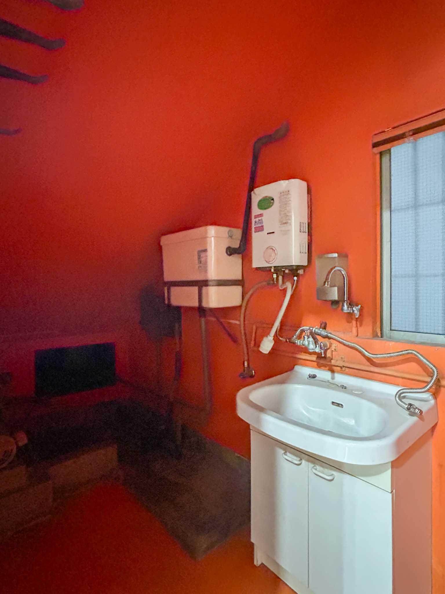 中央区日本橋小舟町の賃貸物件/1階：階段下のスペースにミニキッチン