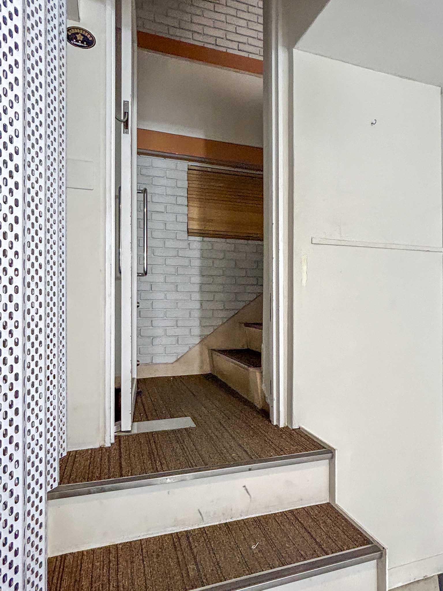 中央区日本橋小舟町の賃貸物件/1階：階段