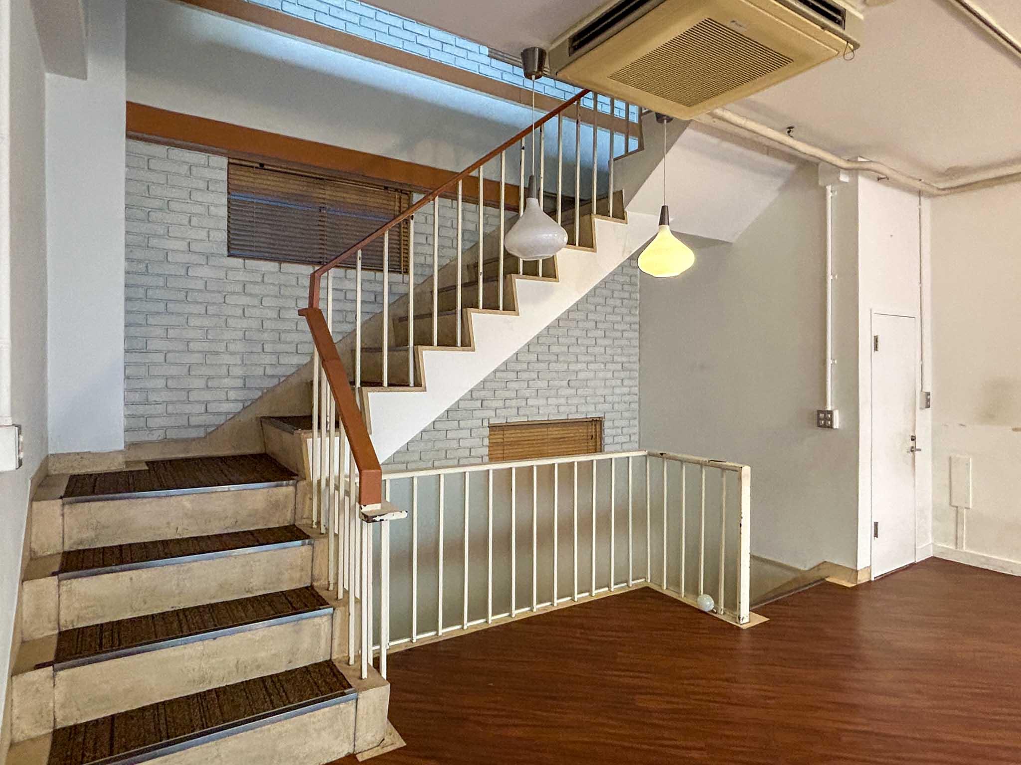 中央区日本橋小舟町の賃貸物件/2階：階段