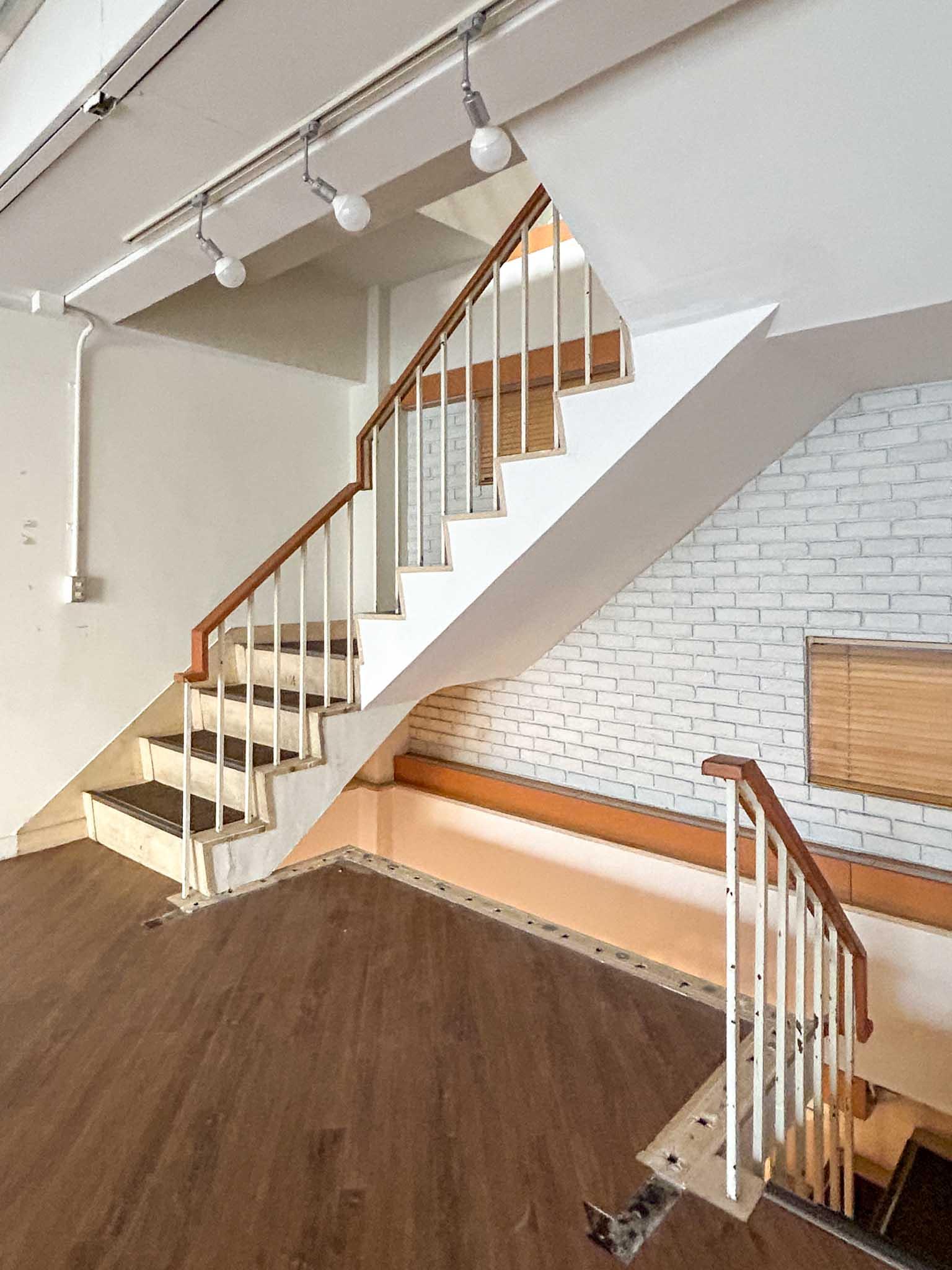 中央区日本橋小舟町の賃貸物件/3階：手すりが外れているため、落下しないよう注意が必要