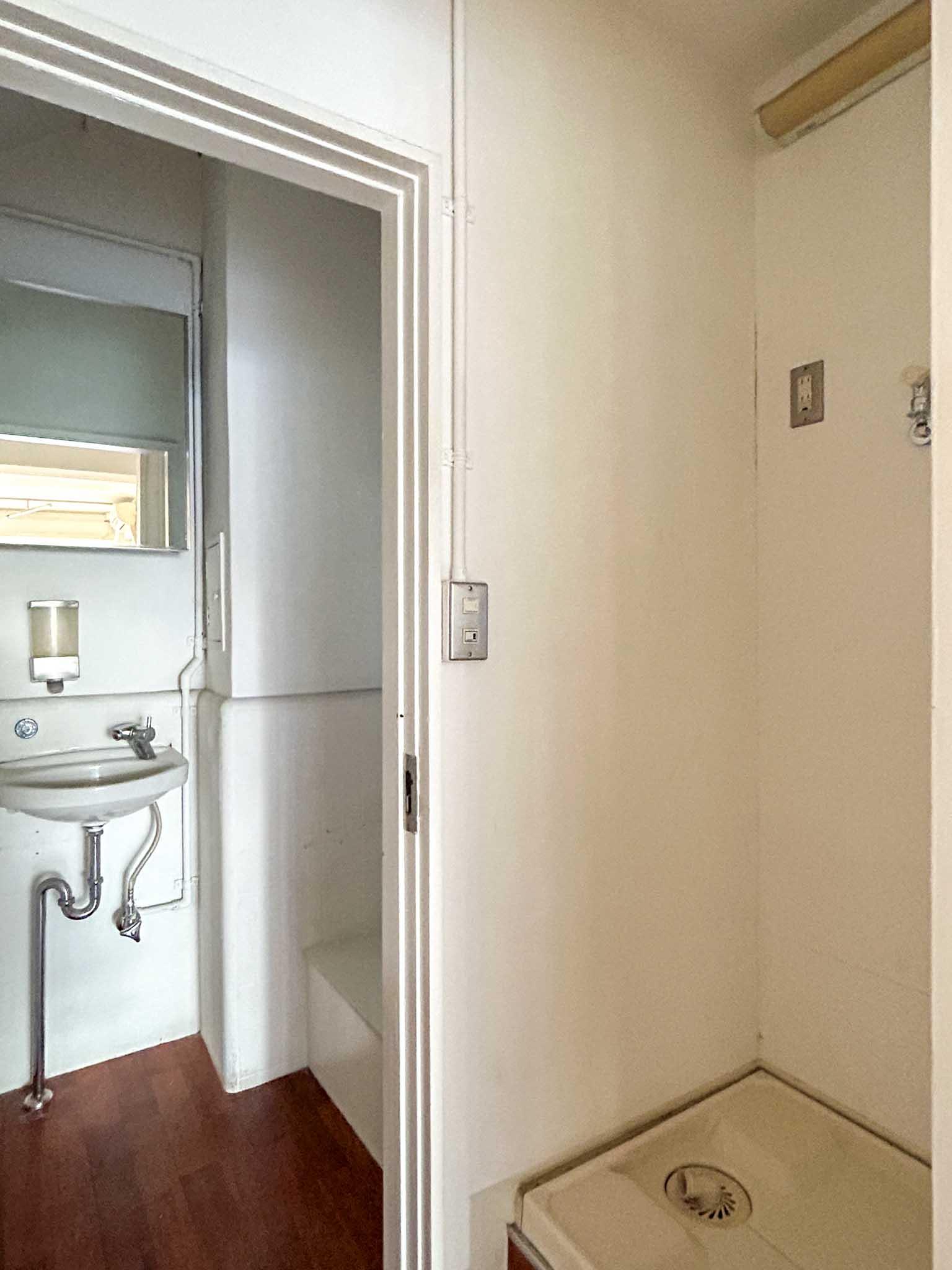 中央区日本橋小舟町の賃貸物件/4階：洗面台と洗濯機置き場