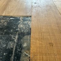 中央区日本橋小舟町の賃貸物件/コンクリートの下地にフロアタイル敷きの床。床材をはがして、ラフに使うのも良いかも