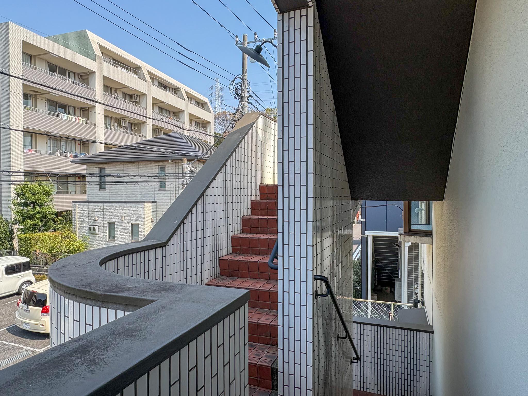 横浜市港北区菊名の賃貸物件/この曲線。歩くたびに少し好きになる共用部