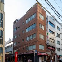 千代田区神田三崎町の賃貸物件/外観は年季の入ったビル