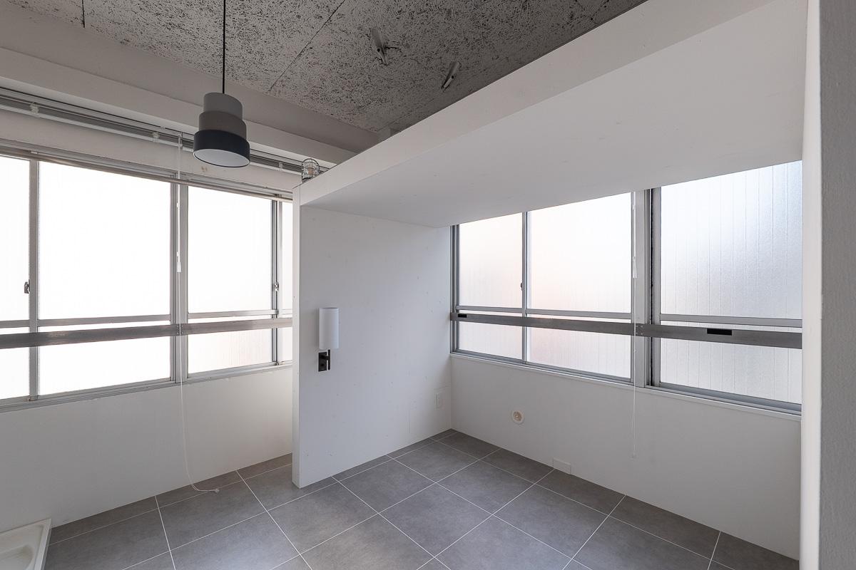 千代田区神田三崎町の賃貸物件/大きな窓からたくさんの光が入ります