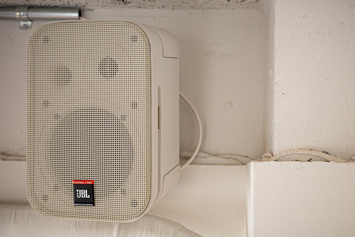 千代田区神田三崎町の賃貸物件/JBLのBluetoothスピーカー