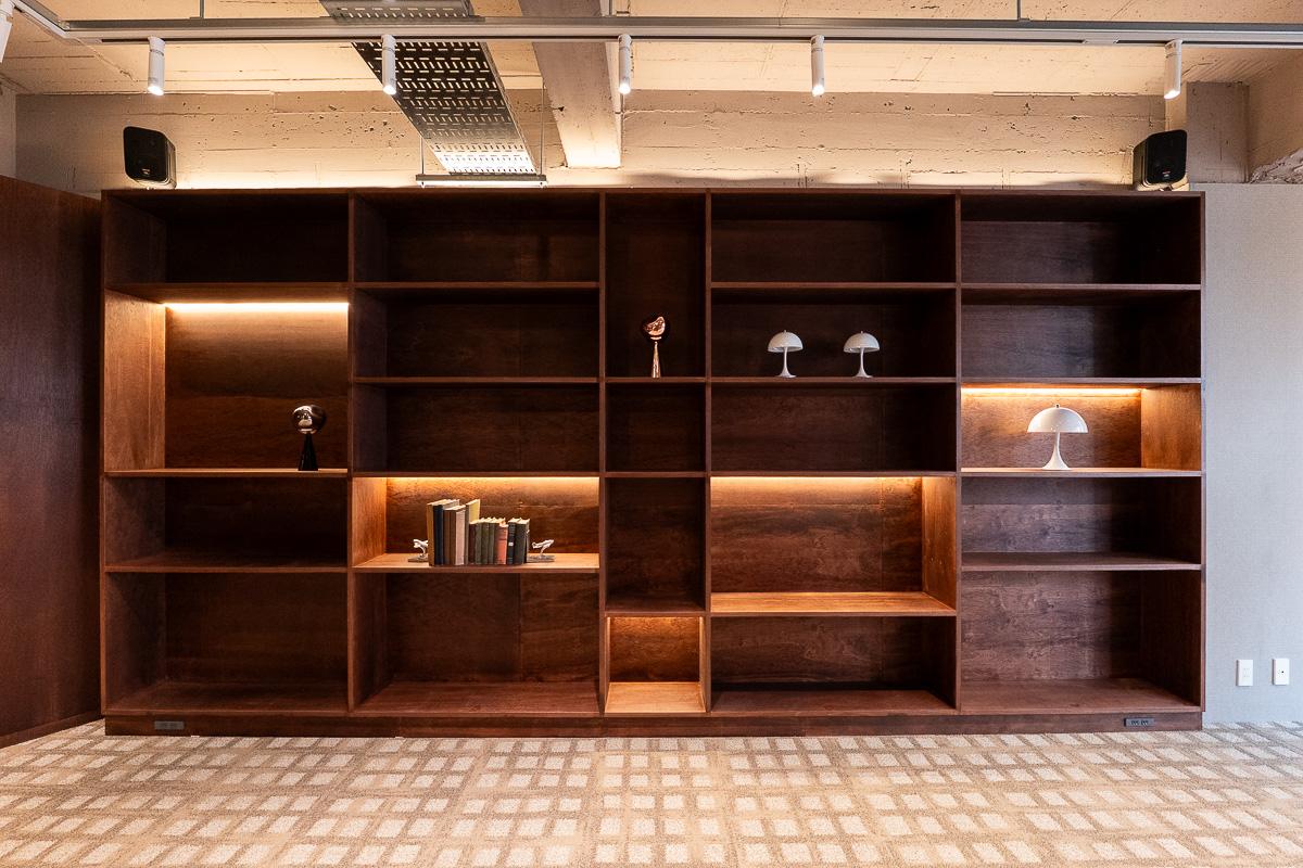 千代田区神田小川町の賃貸物件/幅のある収納棚