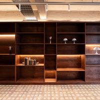 千代田区神田小川町の賃貸物件/幅のある収納棚