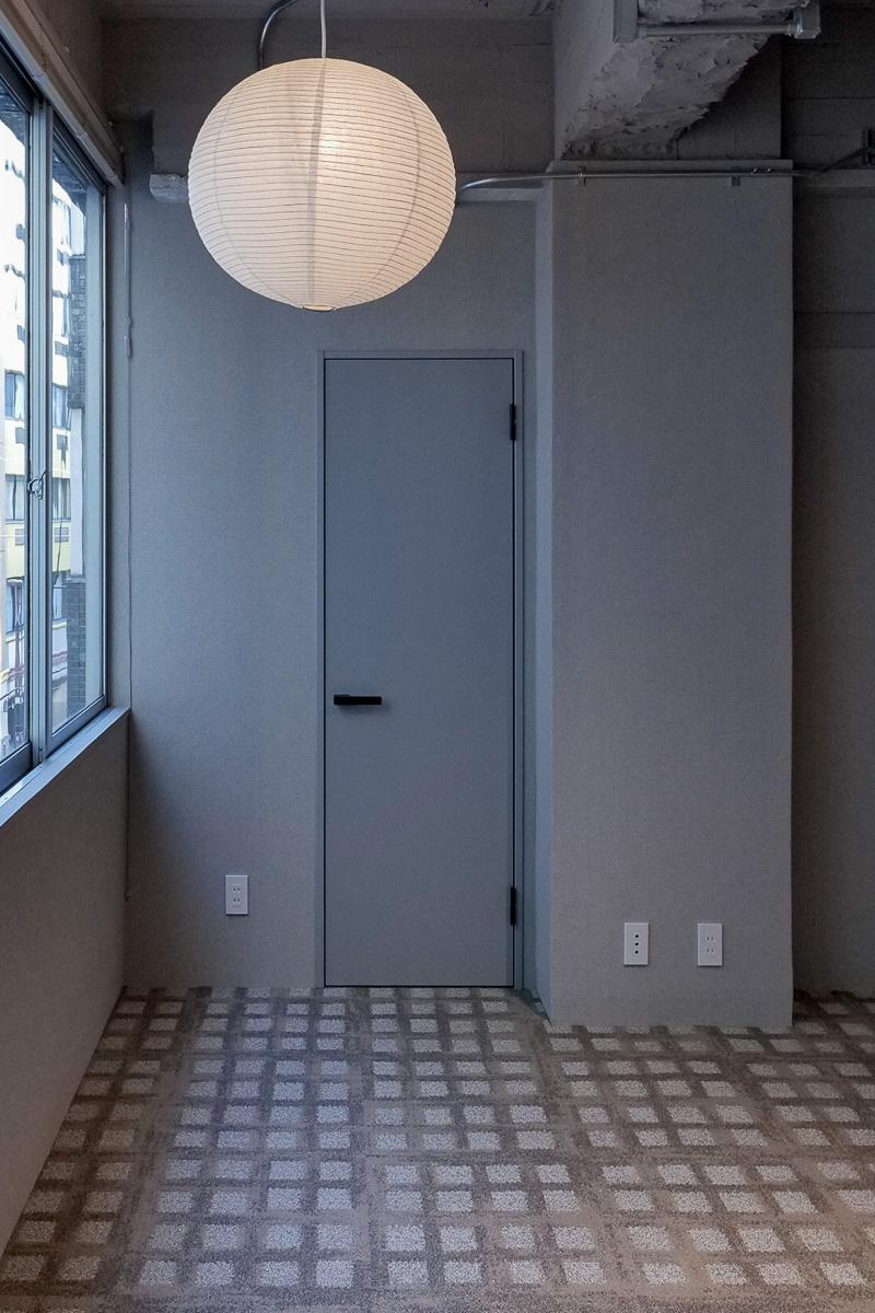 千代田区神田小川町の賃貸物件/ドアの先は収納部屋