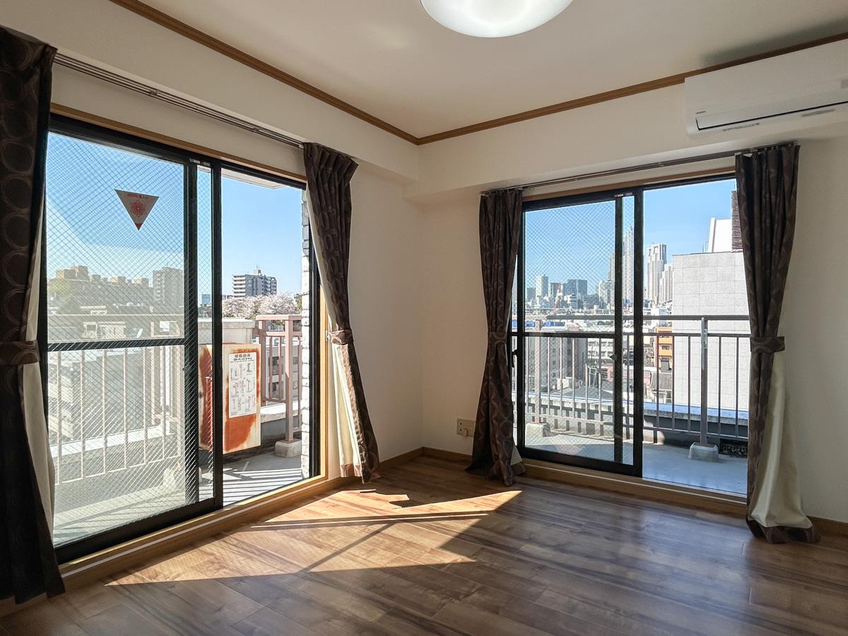 渋谷区代々木の賃貸物件/公園側と反対に位置している洋室も抜けた眺望