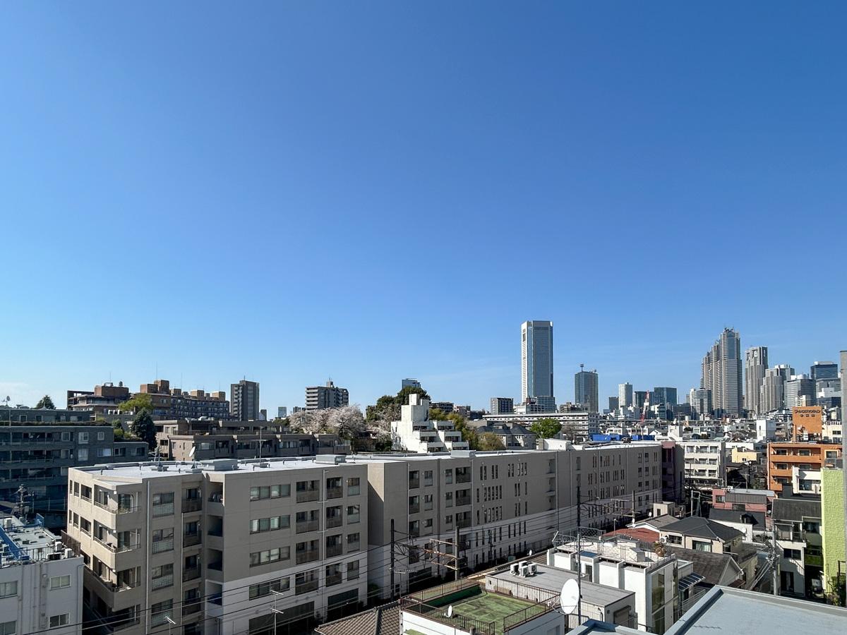 渋谷区代々木の賃貸物件/眺望。スカーっとビル群を見渡すことができます
