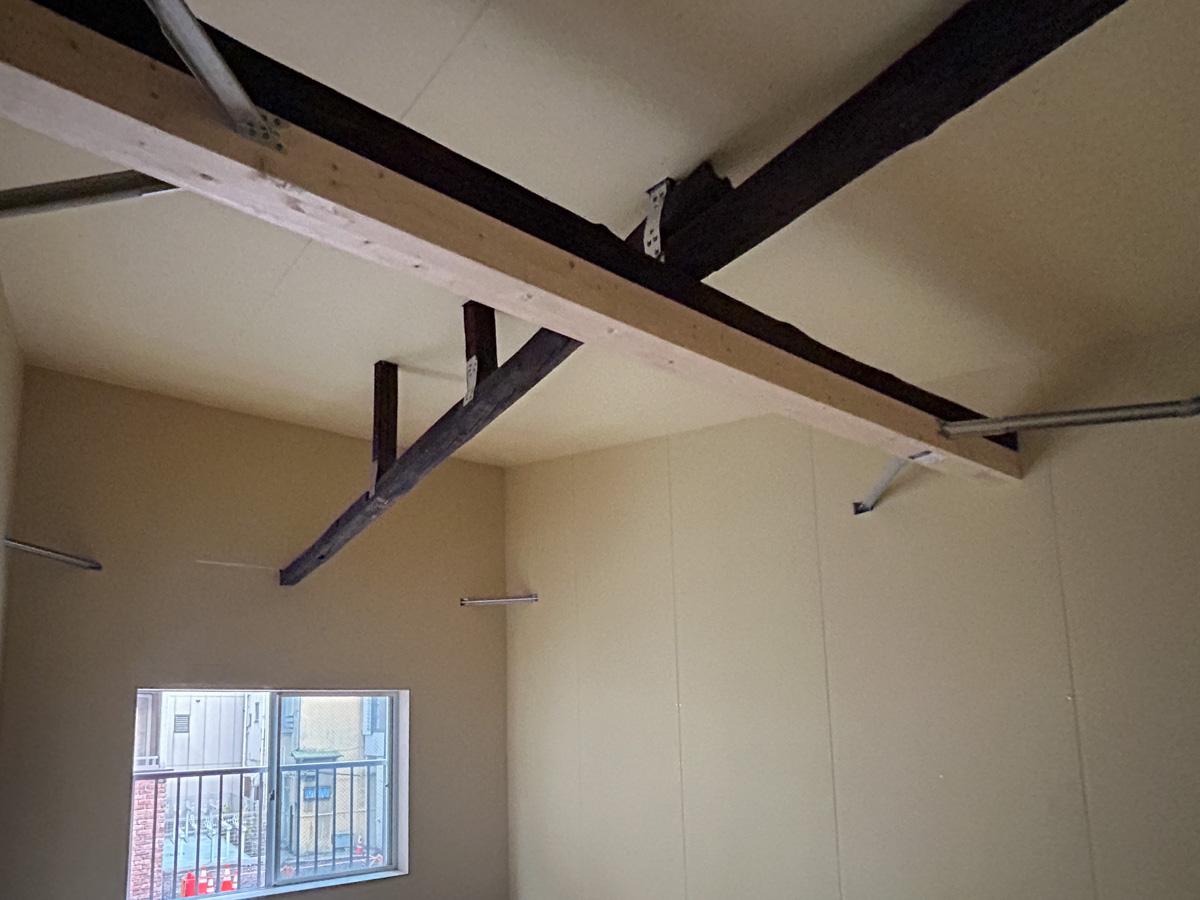 台東区東上野の賃貸物件/歴史を感じる梁が残っています