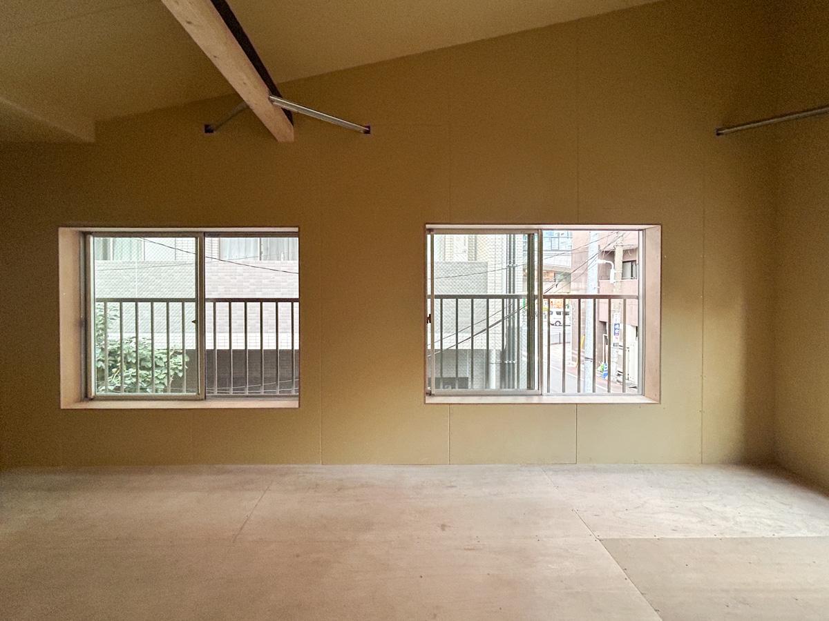 台東区東上野の賃貸物件/2階は2面に窓がついています