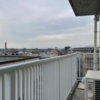 杉並区永福の賃貸物件/下階：西側にベランダ。物干しはこちらで