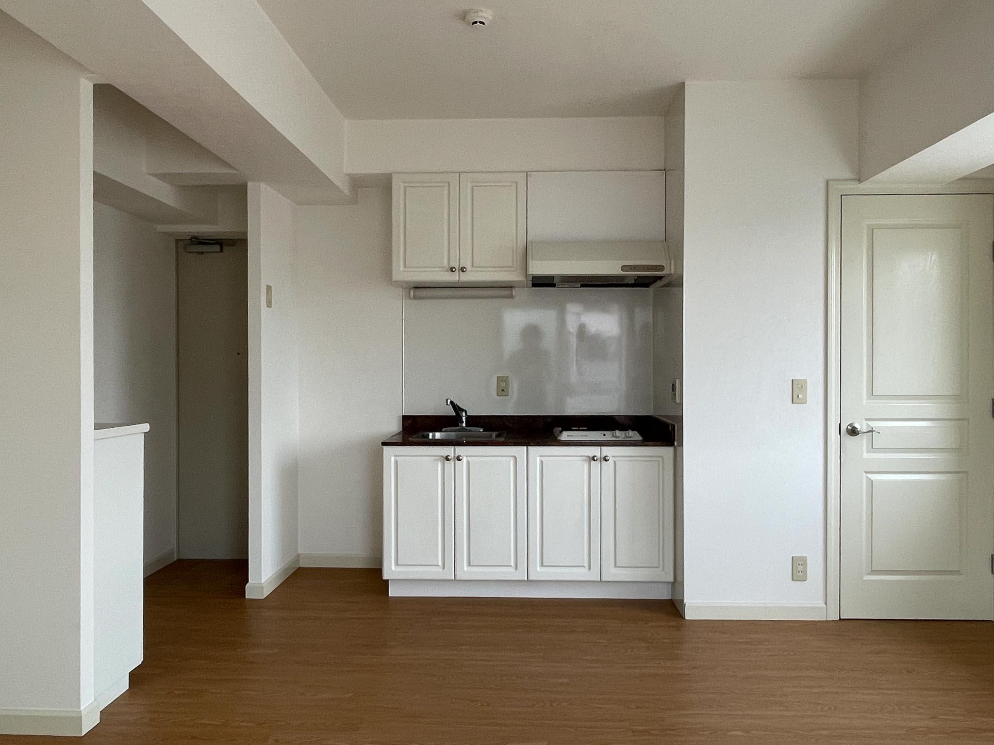 杉並区永福の賃貸物件/下階：玄関とキッチンに向かって