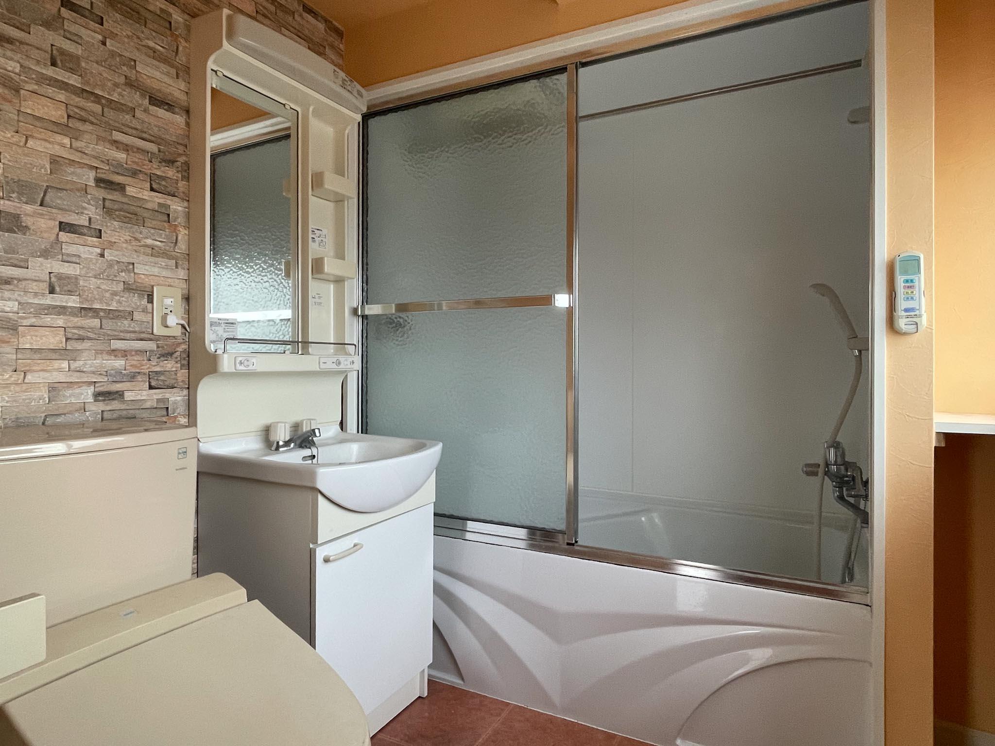 杉並区永福の賃貸物件/浴室は浴槽のみで洗い場がありません。追いだきと乾燥機が付いています