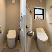 杉並区堀之内の賃貸物件/トイレは1階と2階にそれぞれ　※1階トイレと脱衣室は個室化されていないので、使用には注意が必要