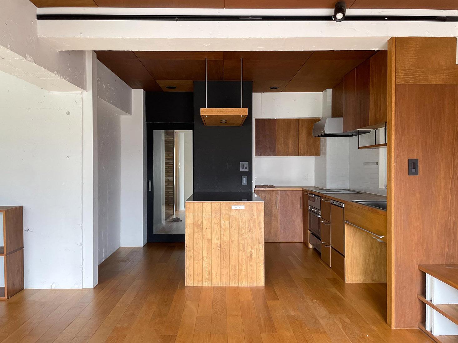 板橋区双葉町の売買物件/ダイニングテーブルとしても使えそう