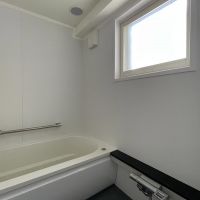 板橋区双葉町の売買物件/お風呂に窓も