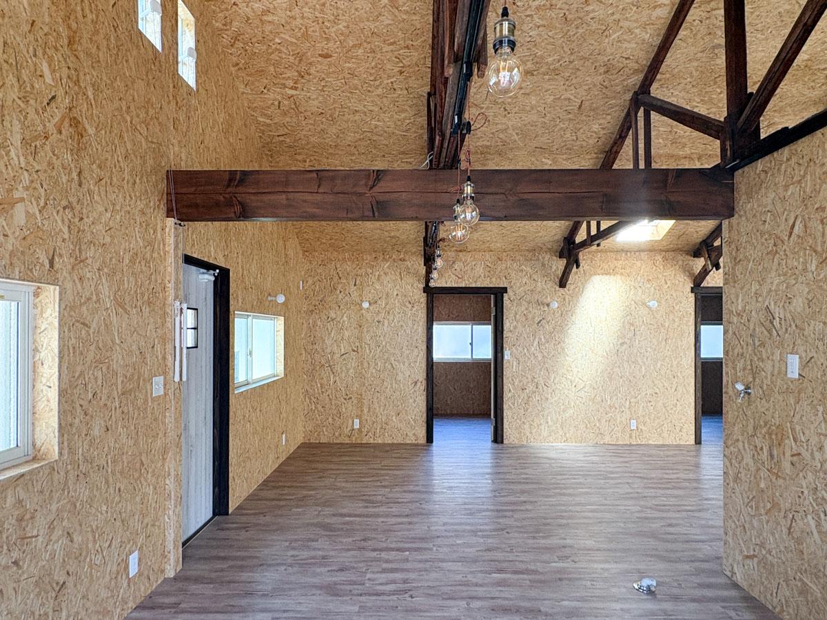 埼玉県入間市東町の賃貸物件/キッチン側からの視点