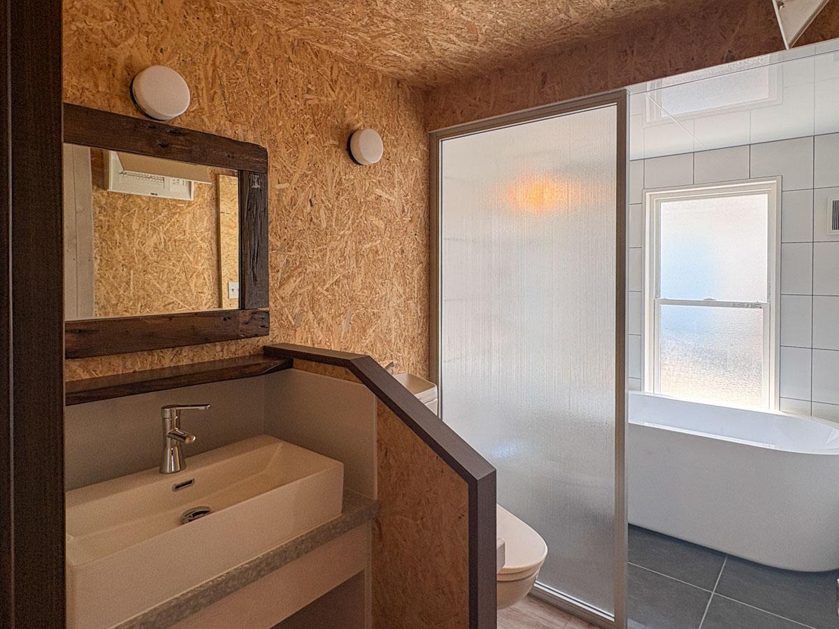 埼玉県入間市東町の賃貸物件/水回りはダイニングとリビングの間にある