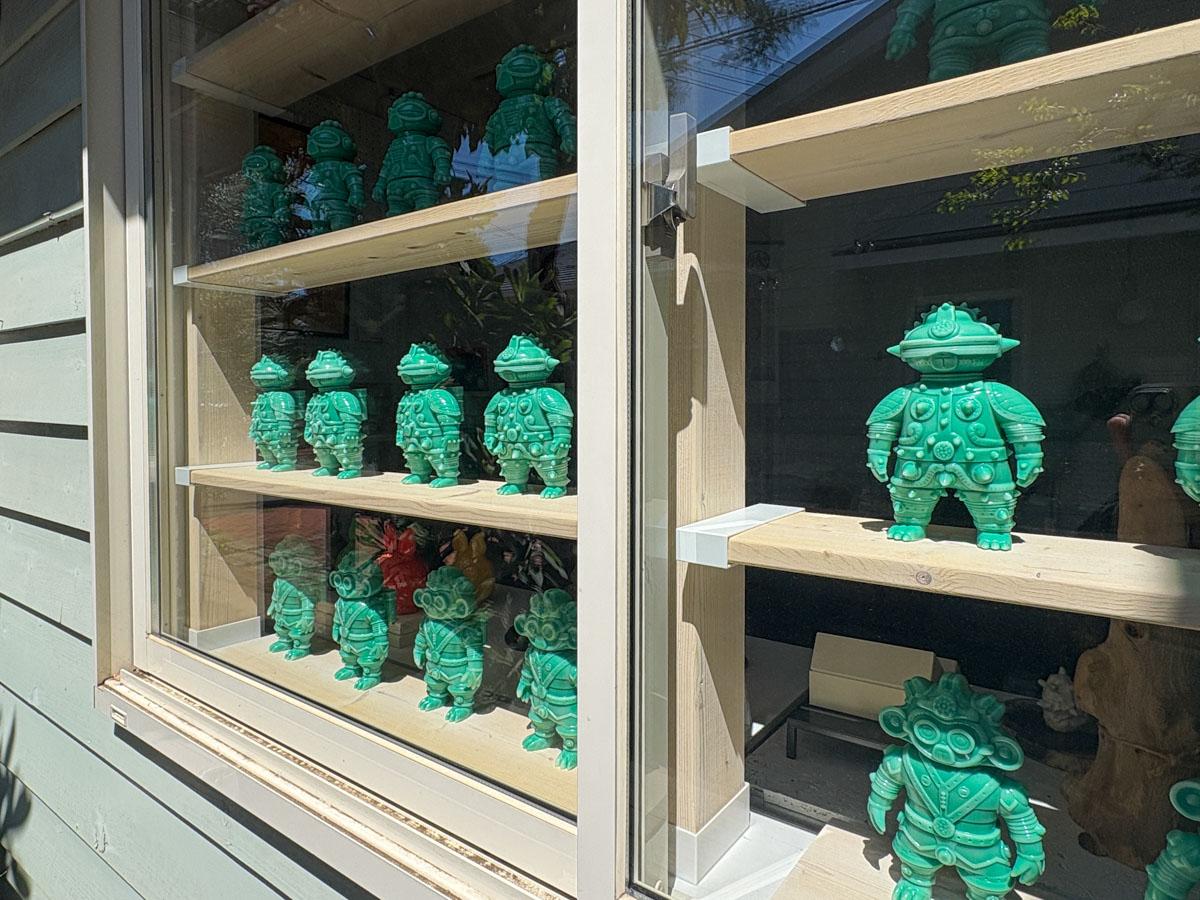 埼玉県入間市東町の賃貸物件/タウンの中の店舗　土偶のソフビめちゃくちゃ気になる　撮影日が店休日で涙を飲みました