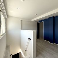 横浜市中区矢口台の賃貸物件/上階のルーフバルコニーに面した洋室