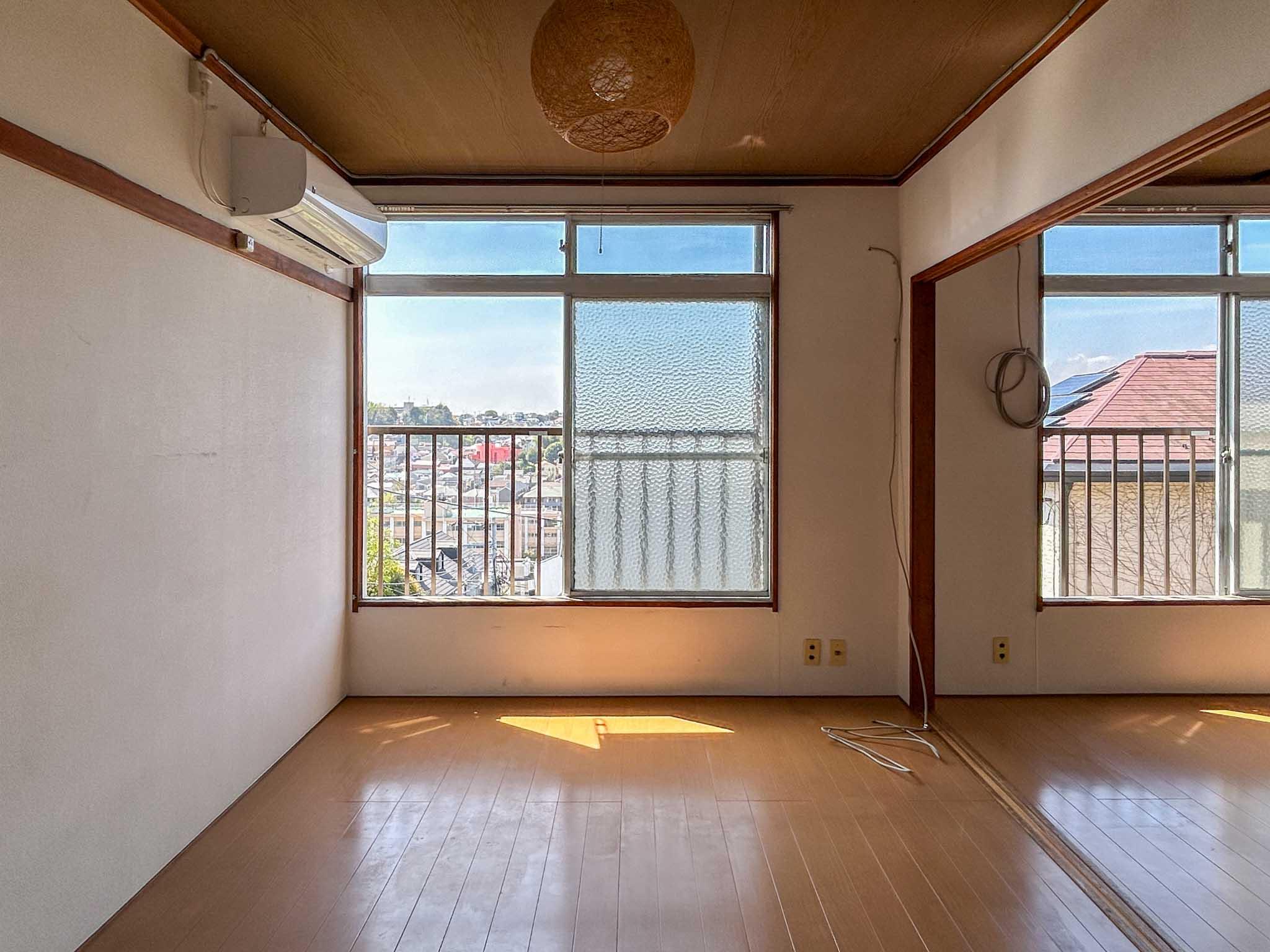 横浜市神奈川区三ツ沢上町の賃貸物件/A棟201：窓を開けると、心地いい風が流れます