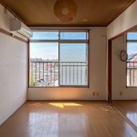 横浜市神奈川区三ツ沢上町の賃貸物件/A棟201：窓を開けると、心地いい風が流れます