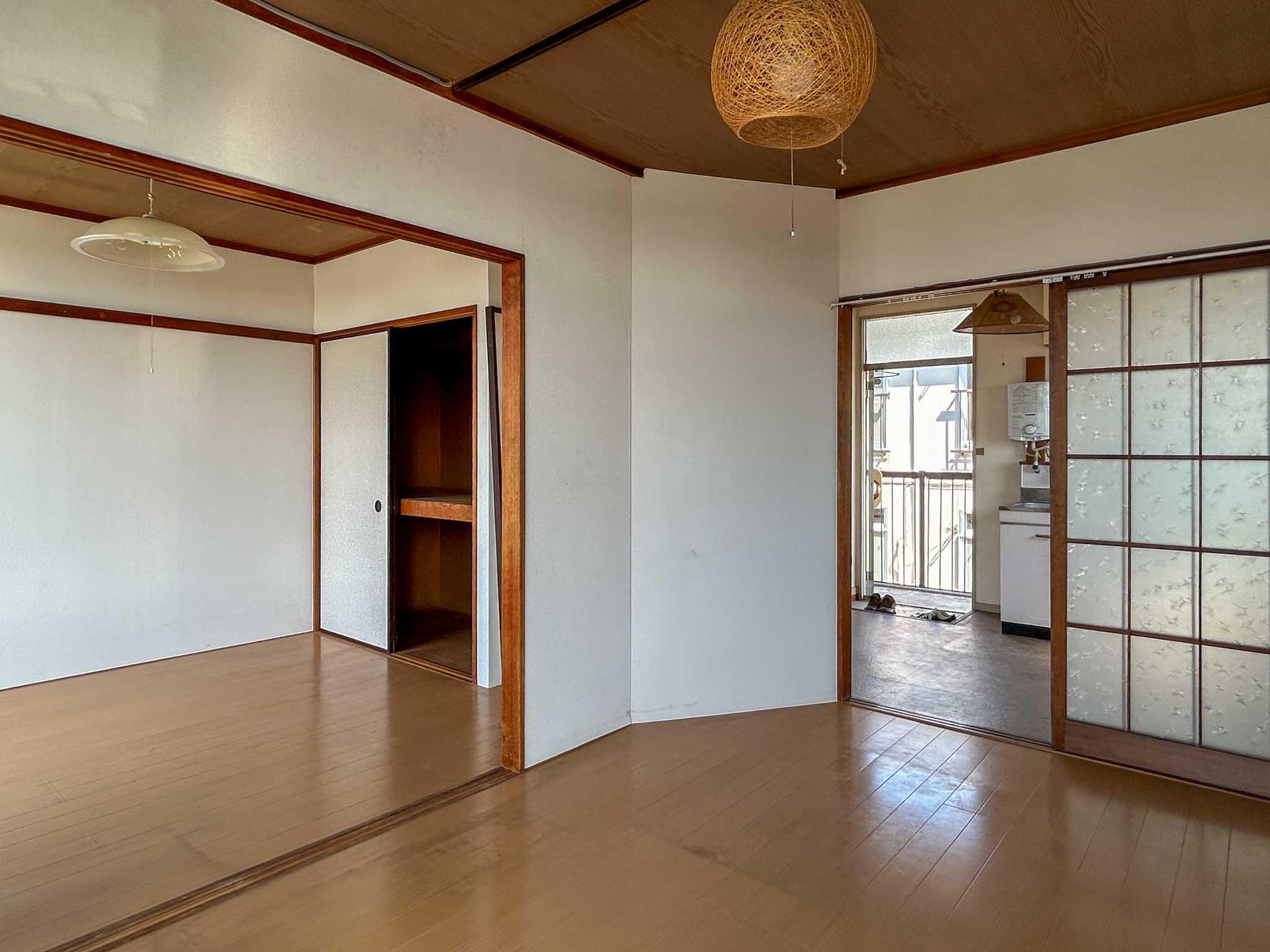 横浜市神奈川区三ツ沢上町の賃貸物件/A棟201：A棟の間取りは2DK。ひとりで暮らすなら間仕切壁を取っ払って、広々使うのもよさそう