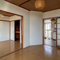 横浜市神奈川区三ツ沢上町の賃貸物件/A棟201：A棟の間取りは2DK。ひとりで暮らすなら間仕切壁を取っ払って、広々使うのもよさそう