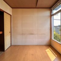 横浜市神奈川区三ツ沢上町の賃貸物件/B棟201：南東側の洋室。陽当たりは十分です