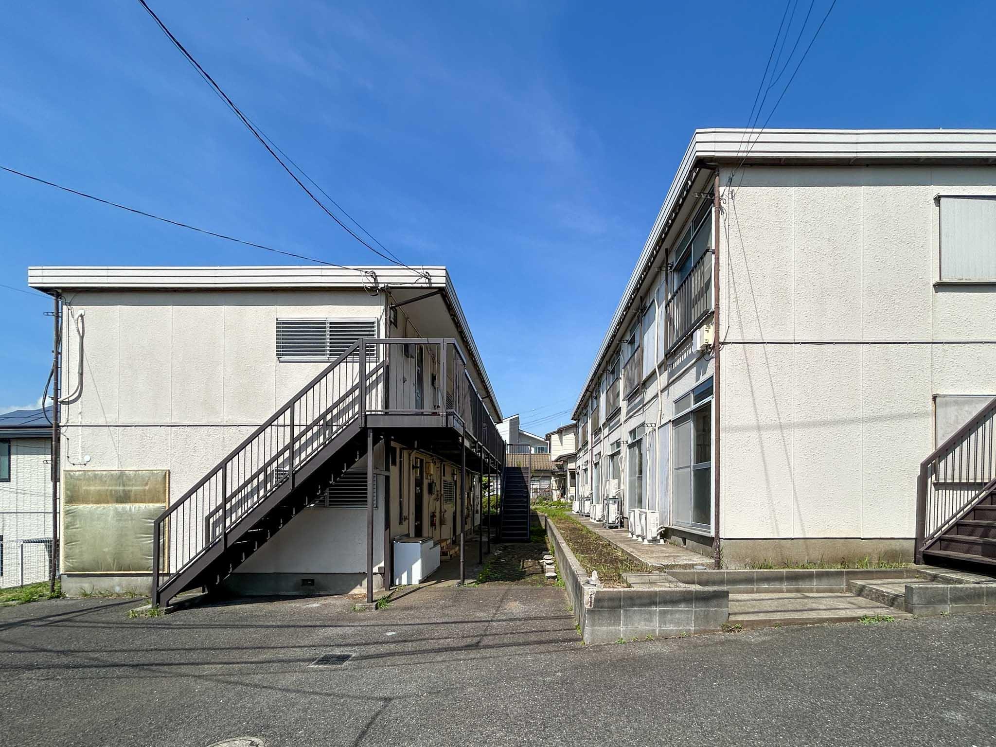 横浜市神奈川区三ツ沢上町の賃貸物件/左がA棟、右がB棟