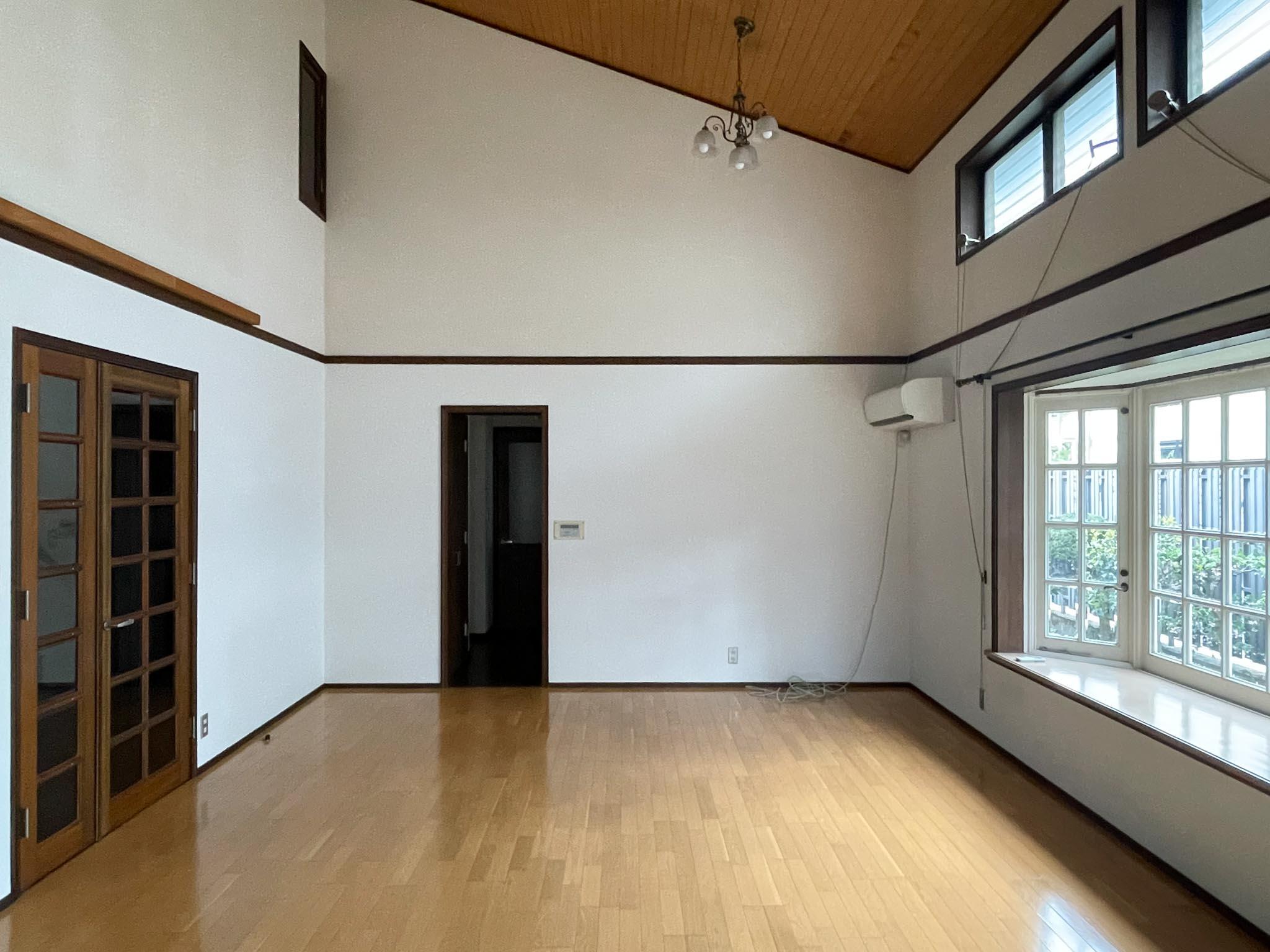 武蔵野市吉祥寺北町の賃貸物件/リビングをキッチンへ向かって