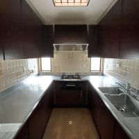 武蔵野市吉祥寺北町の賃貸物件/1F：U字の広々としたステンレスキッチン