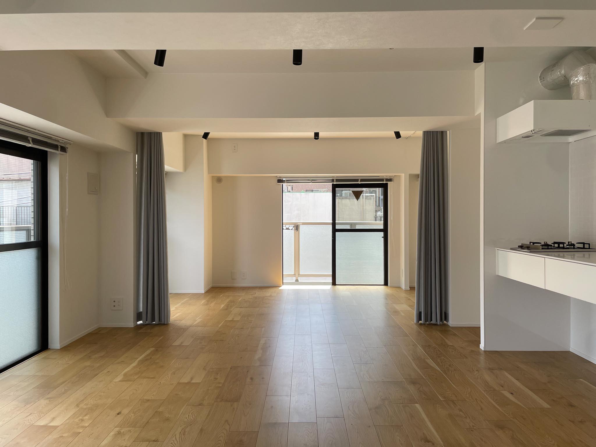 台東区浅草の賃貸物件/合わせて約20畳のワンルームとして使ったり...