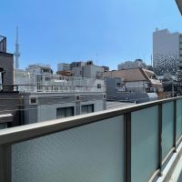 台東区浅草の賃貸物件/東側のベランダはワイド