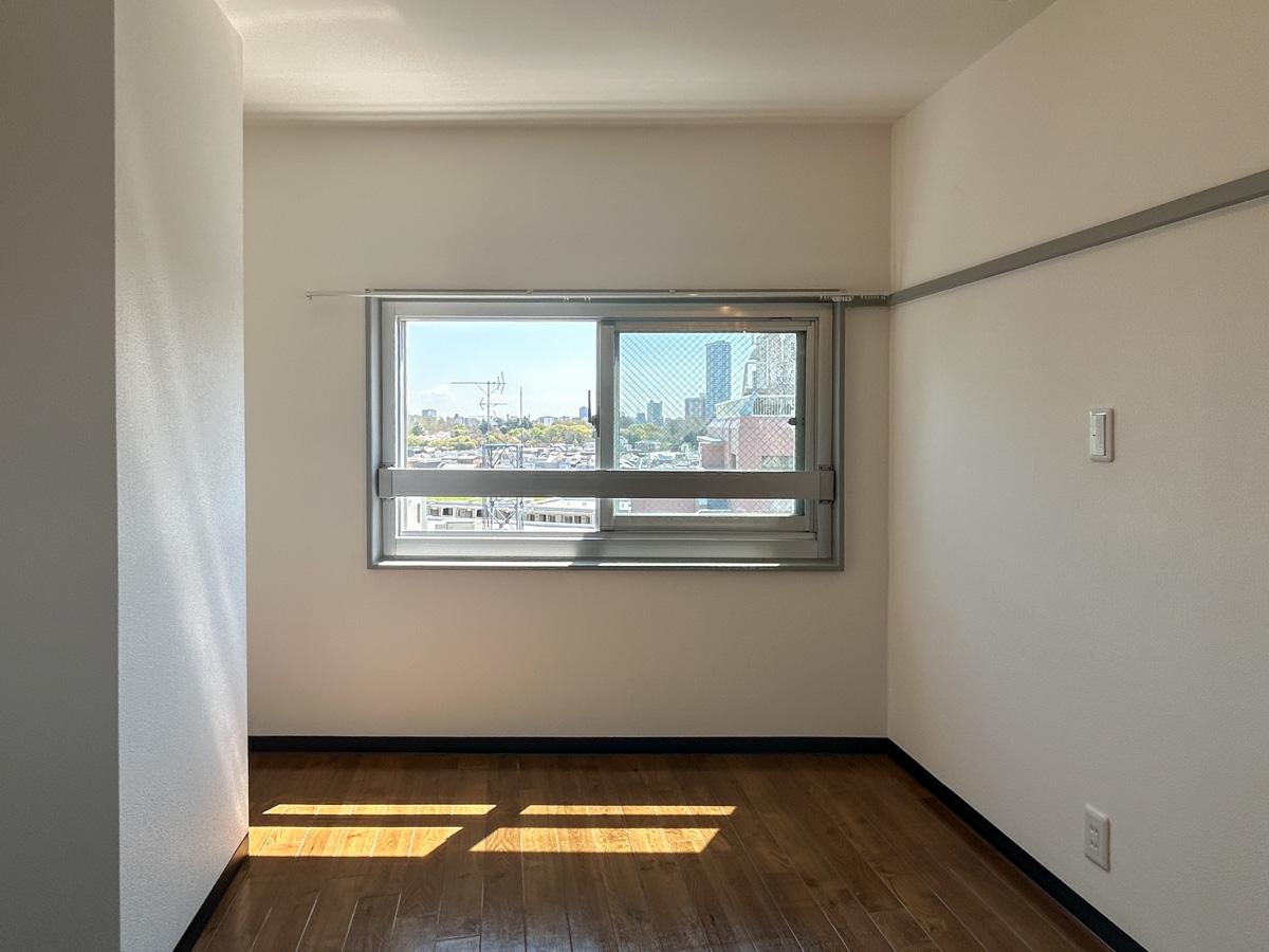  目黒区中町の賃貸物件/801号室:一つ一つの窓からの景色が印象的