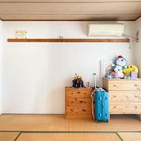 三鷹市下連雀の売買物件/リビングから繋がるかたちの和室。改装で多目的に使えそうなスペースです