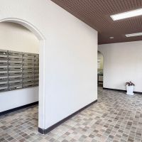 三鷹市下連雀の売買物件/細かいディテールが素敵なエントランス