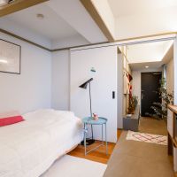 港区南麻布の売買物件/玄関側の洋室