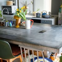 港区南麻布の売買物件/質感が良いモルタル天板