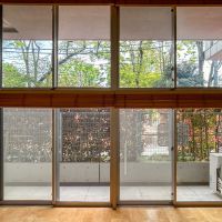 練馬区豊玉北の賃貸物件/南側の洋室。窓が大きくて気持ちがいい