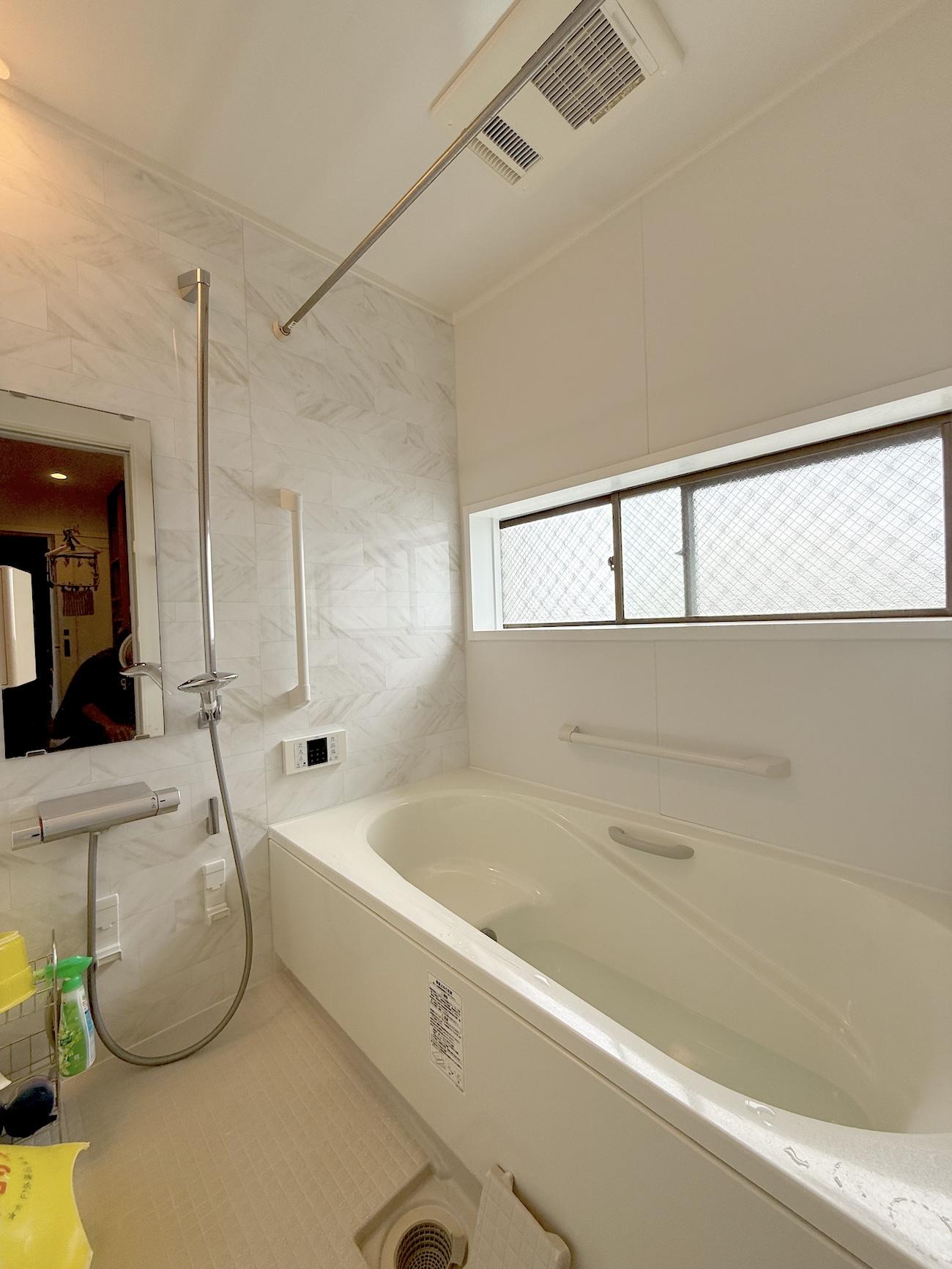 横浜市港南区大久保3丁目の売買物件/1616の広々としたユニットバス