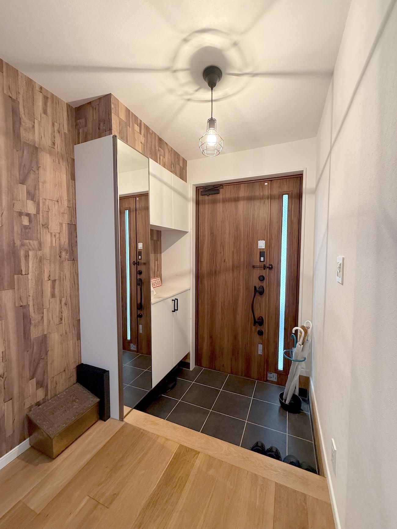 横浜市港南区大久保3丁目の売買物件/玄関の収納もたっぷりあります