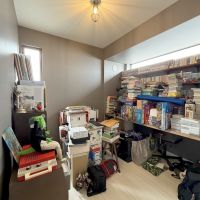 横浜市港南区大久保3丁目の売買物件/2階のフリースペースは書斎や在宅ワークの場所としてちょうど良いサイズ感です